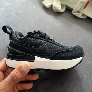 Black Nike Waffle One 4C